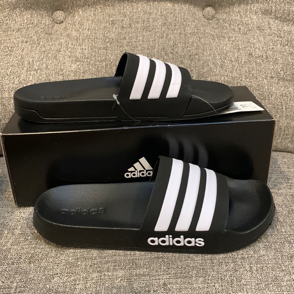🆕 adidas Slides - Picture 2 of 4